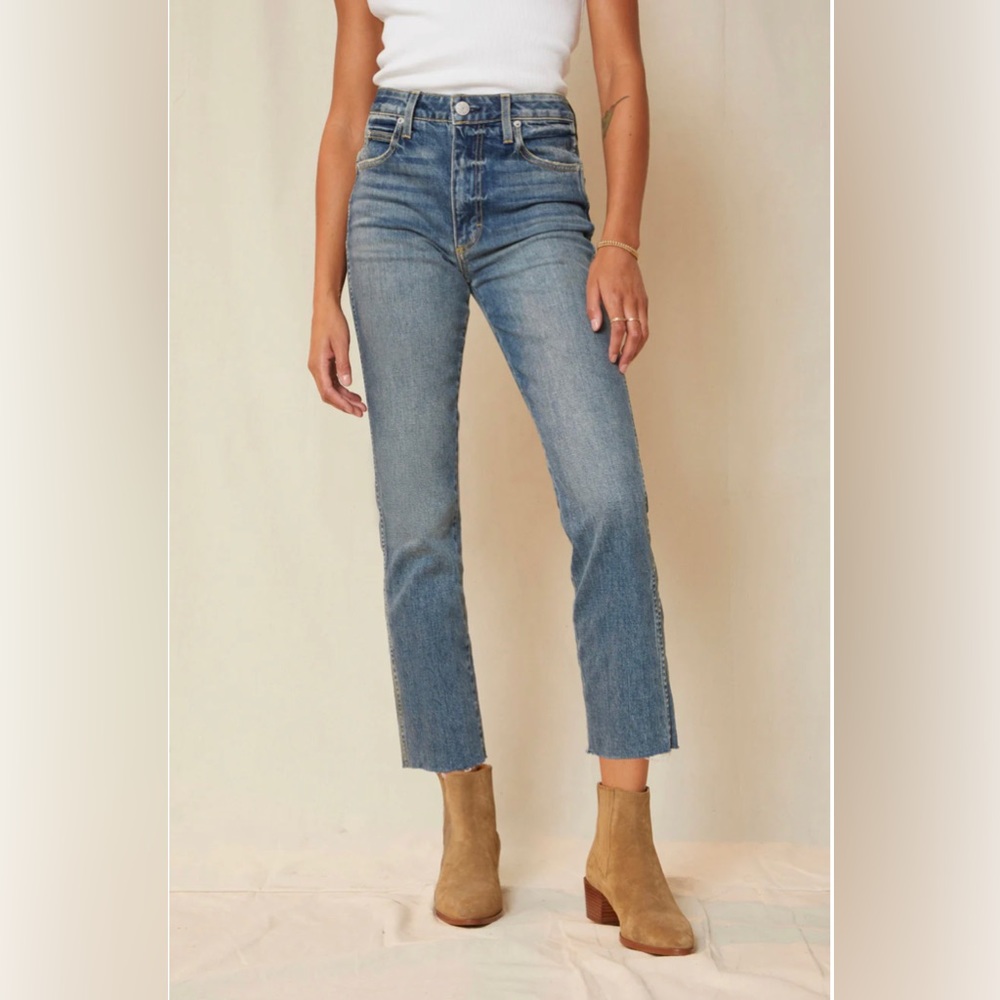 AMO CHLOE CROP